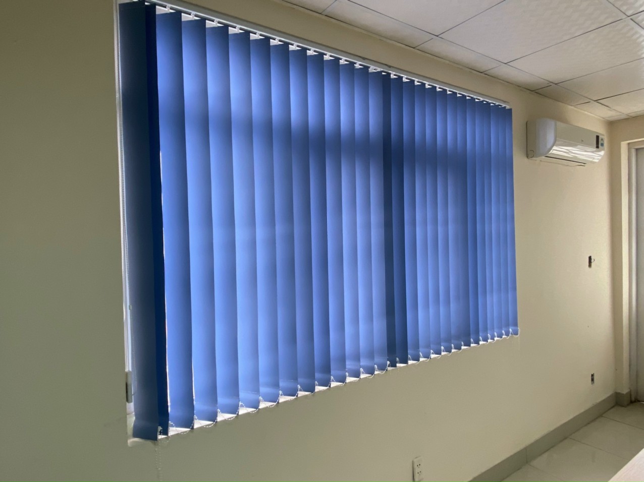 Rèm Cuốn Lá Dọc EU Blinds (Mã E01-06)